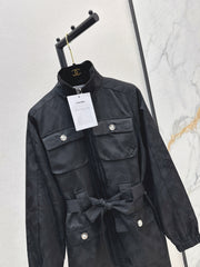 Stand-up collar, waist-cinching jacket