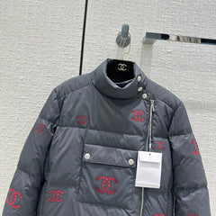 Hollowed-out, seam-sealed short down jacket