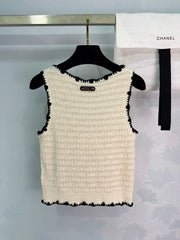 Wavy-edged Knit Vest