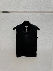 Stylish and elegant knitted vest