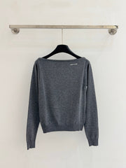 Off-the-shoulder long-sleeved knitwear