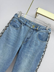 Straight-leg jeans with gold buttons