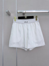 Chanel/Elastic-waist shorts