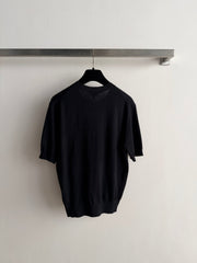 Short-sleeved knit top