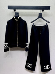 Casual matching set with a bold logo.