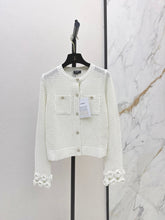 Chanel / 26 Early Autumn Latest Hollow Knit Cardigan