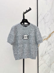 Chanel / 26 Early Autumn Latest Hollow-Out Short Knit Top