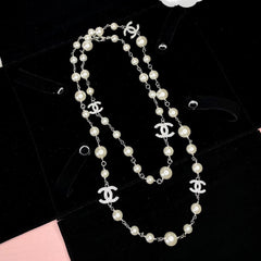 Sweater Pearl Necklace