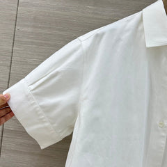 Short-sleeved white shirt