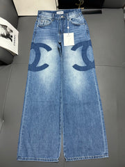 Straight-leg jeans with a "shadow logo" design