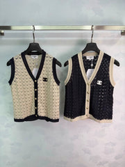 Chanel / 26 Early Autumn New V-Neck Sleeveless Knit Cardigan