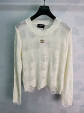 Chanel / 26 Early Autumn New Hollow Knit Sweater