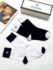 CHANEL 26S CREW SOCKS 410289 (1 BOX)