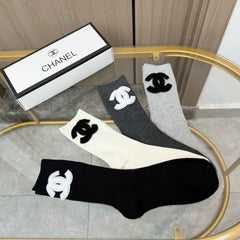 CHANEL 26S CREW SOCKS 395180 (1 BOX)