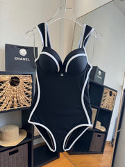 26SS NEW One-Piece Swimsuit with Underwire 👙