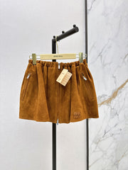 ❤️🔥Limited edition❤️🔥 26SS New Suede-Finish Pleated Mini Skirt with Zipper Detail 🤎