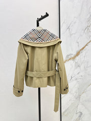 26FW New: Two-piece set featuring a trench coat with a large lapel and a plaid inner layer 🤎