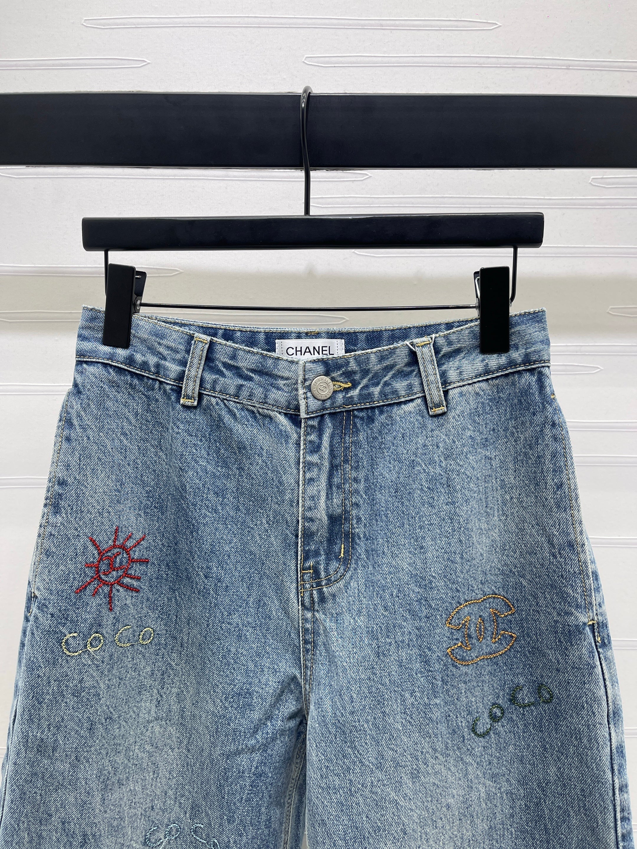 Embroidered Pattern Wide-Leg Denim Pants