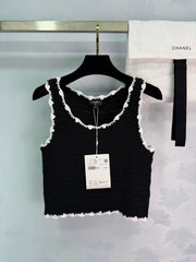 Wavy-edged Knit Vest