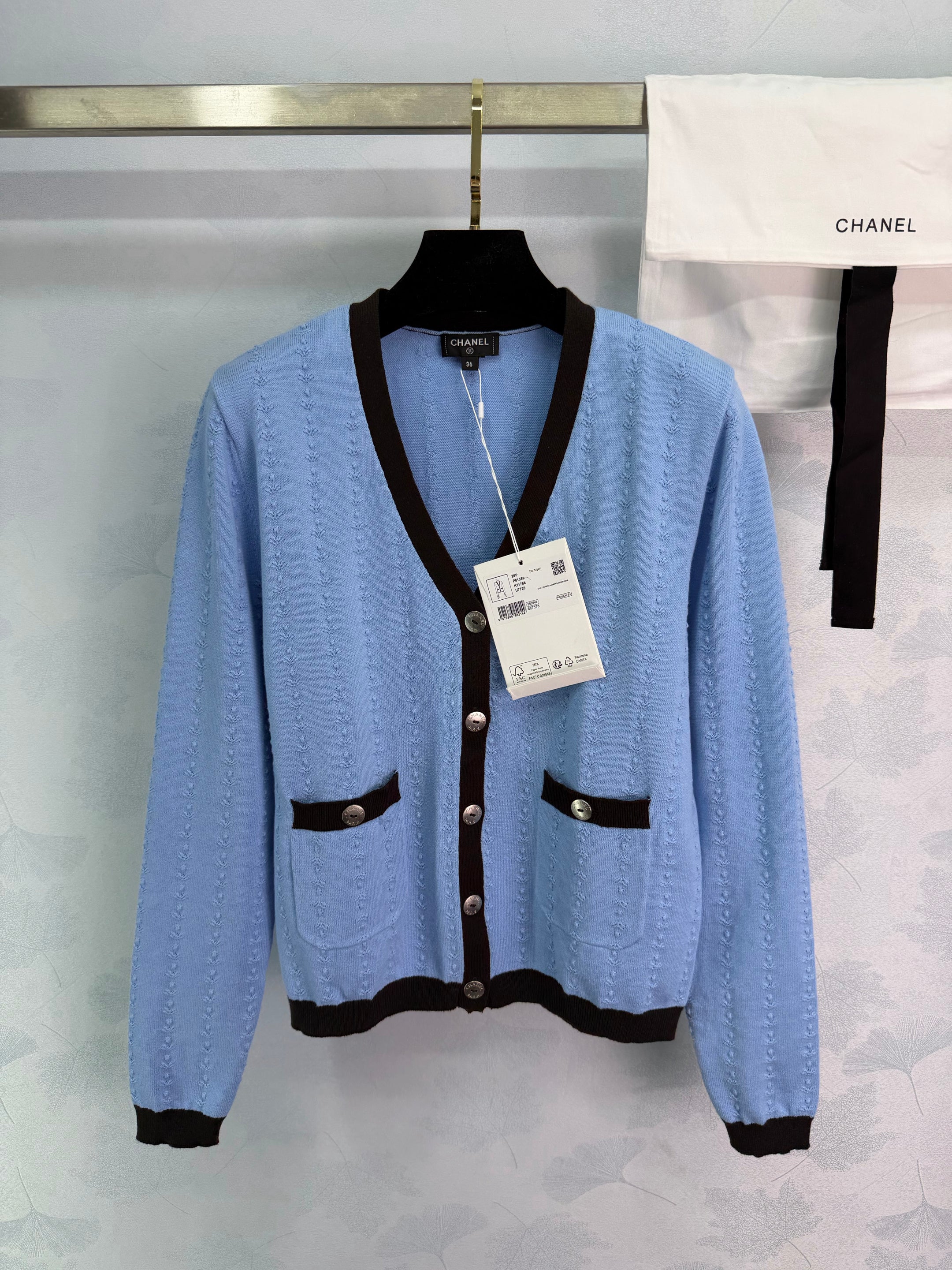 V-neck cardigan