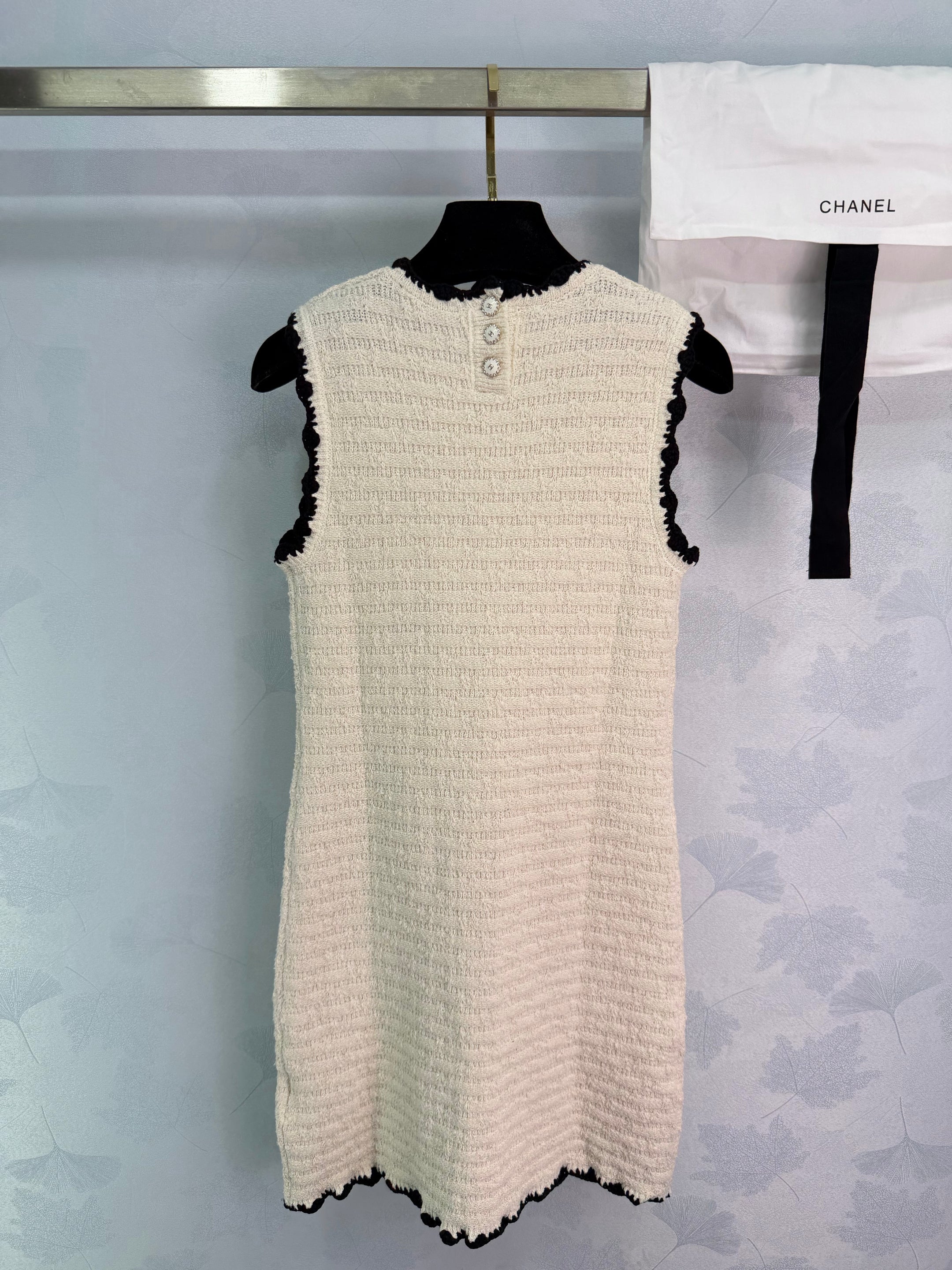 Color-blocked woven round neck knit vest dress