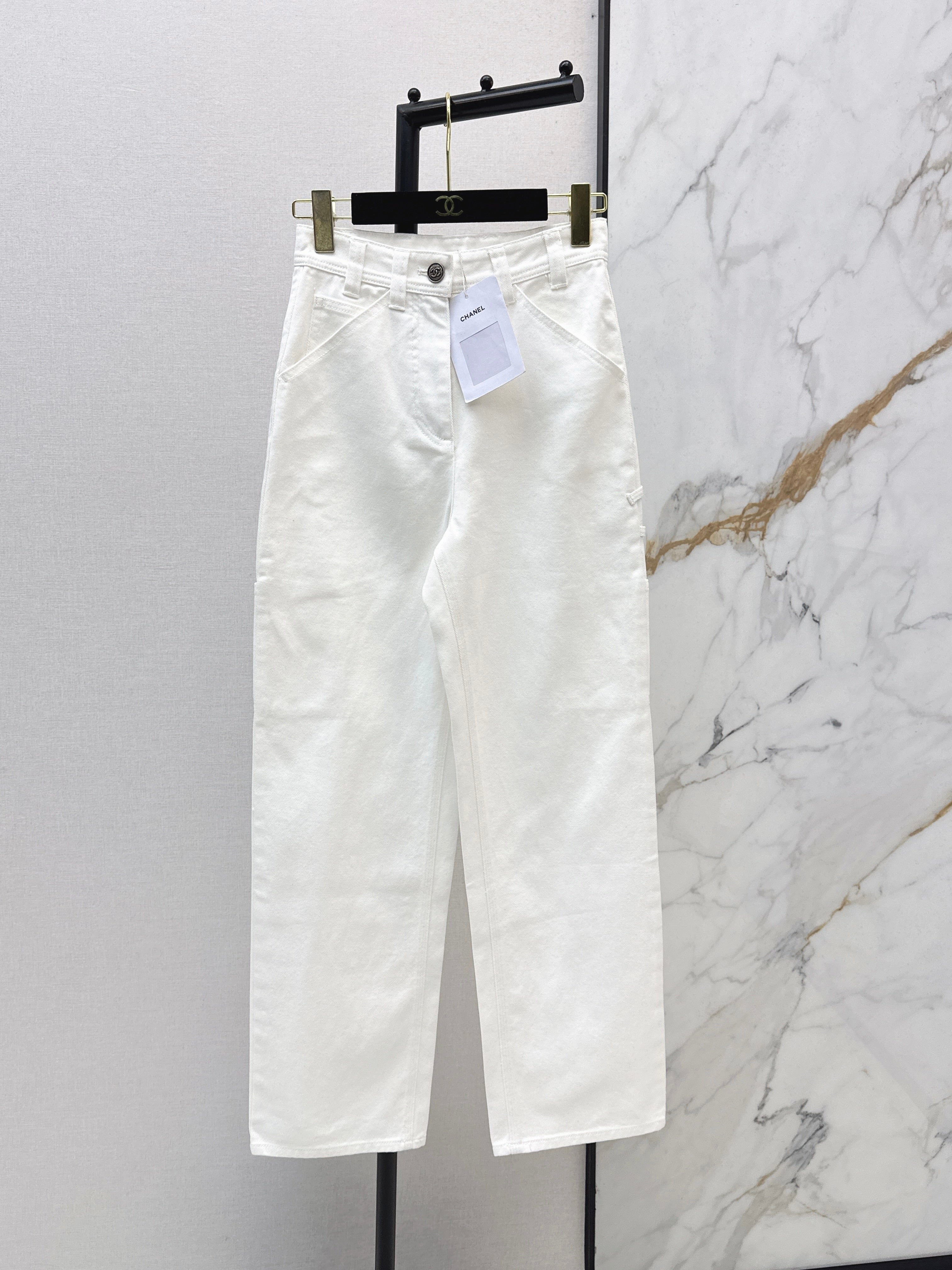 Side-pocket jeans