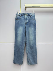 Straight-leg jeans with gold buttons