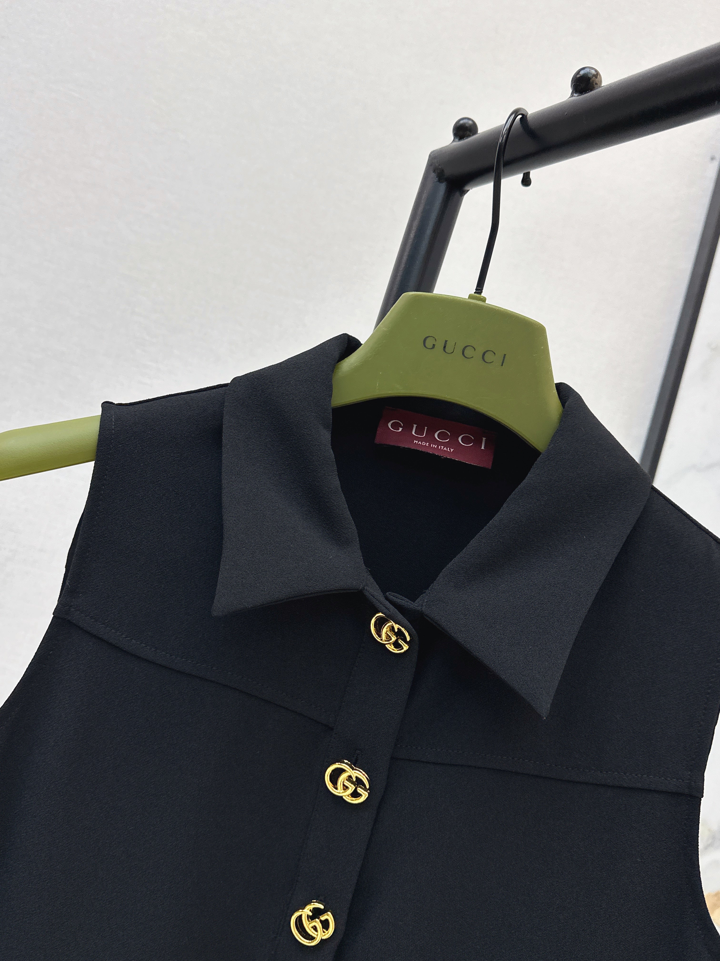 26SS — New Sleeveless Dress with Metal Buckle Decoration