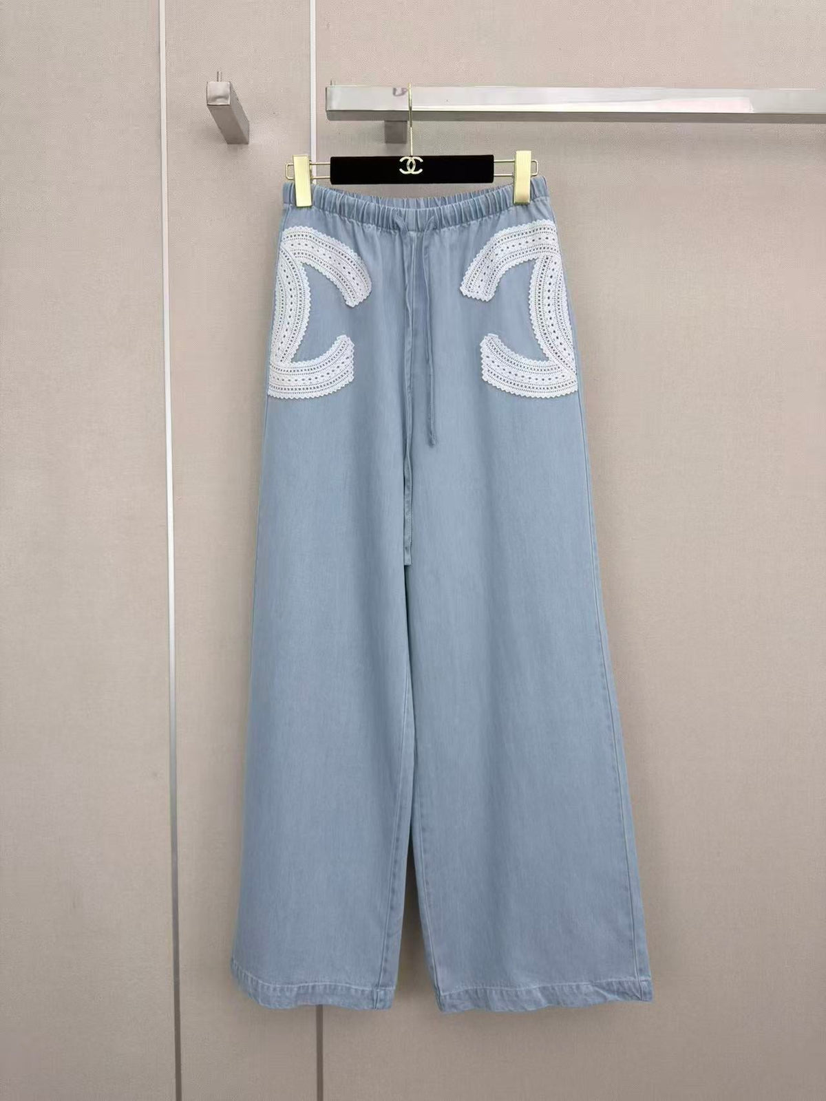 26SS New Arrival: Cutout Elastic-Waist Wide-Leg Denim Pants