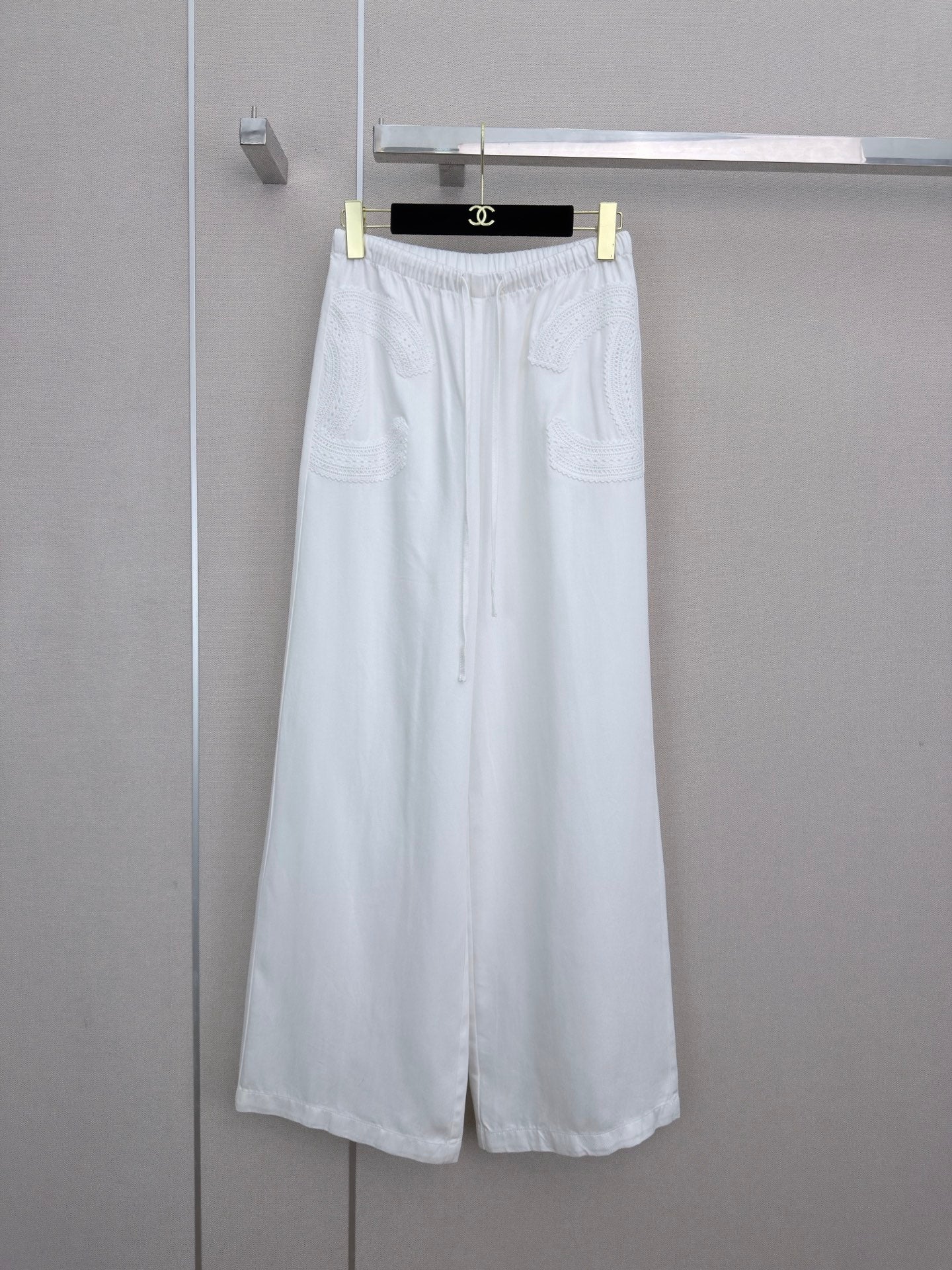 26SS New Arrival: Cutout Elastic-Waist Wide-Leg Denim Pants