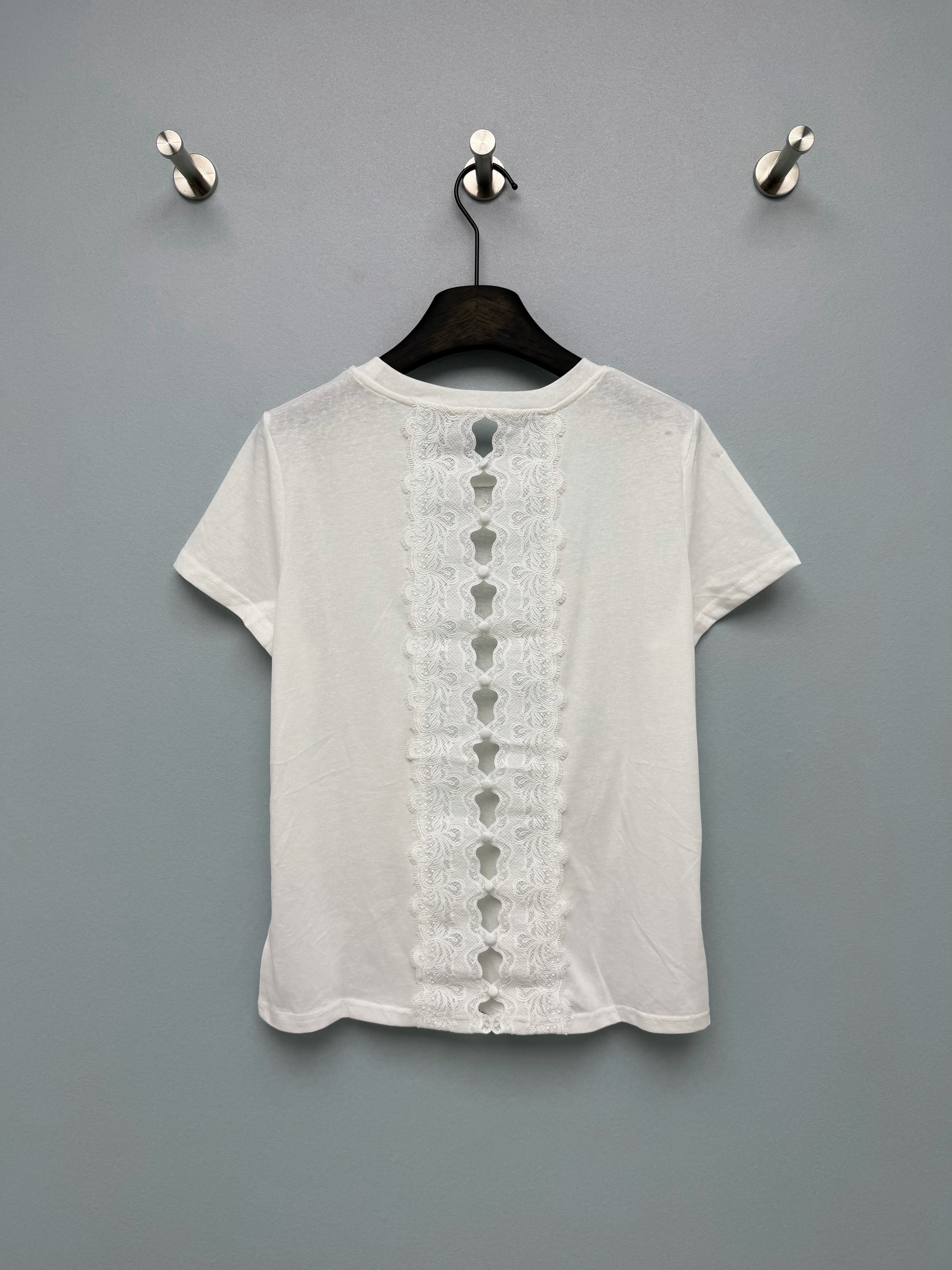 26 New Style: Short-Sleeve T-Shirt with Lace Cutout Back