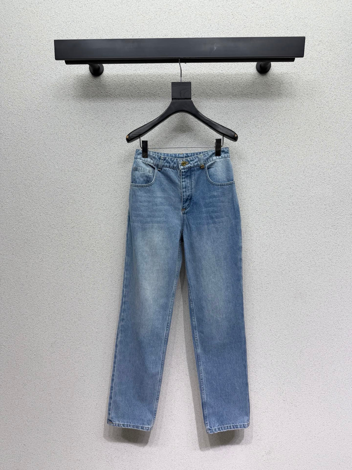 Straight-leg jeans