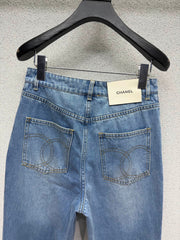 Straight-leg jeans