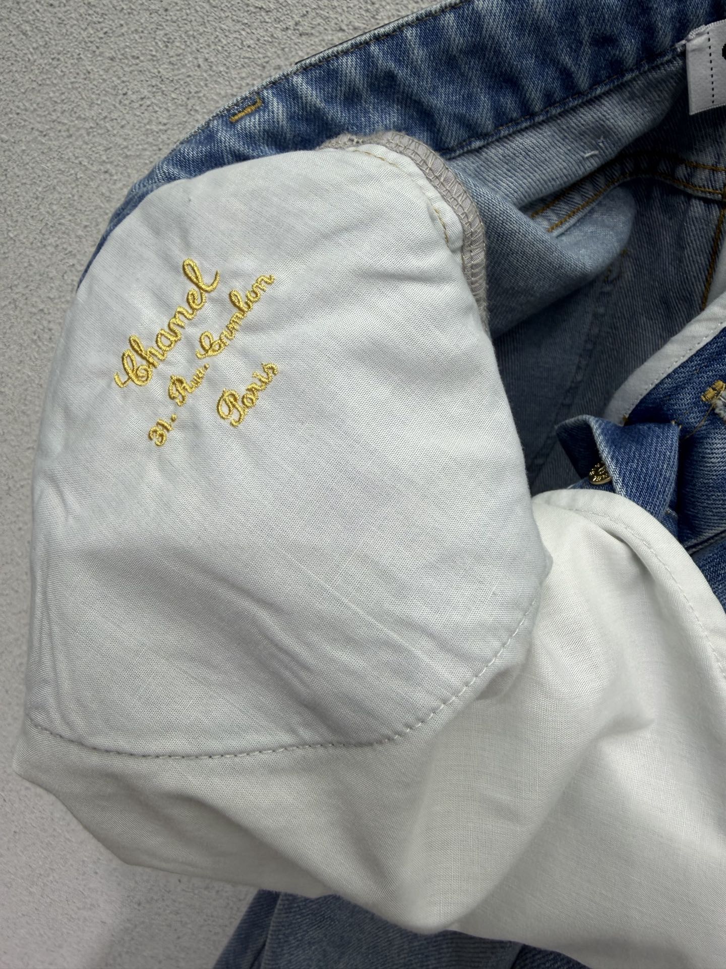 Straight-leg jeans