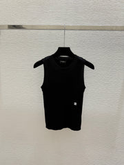 Solid color simple round neck knitted vest
