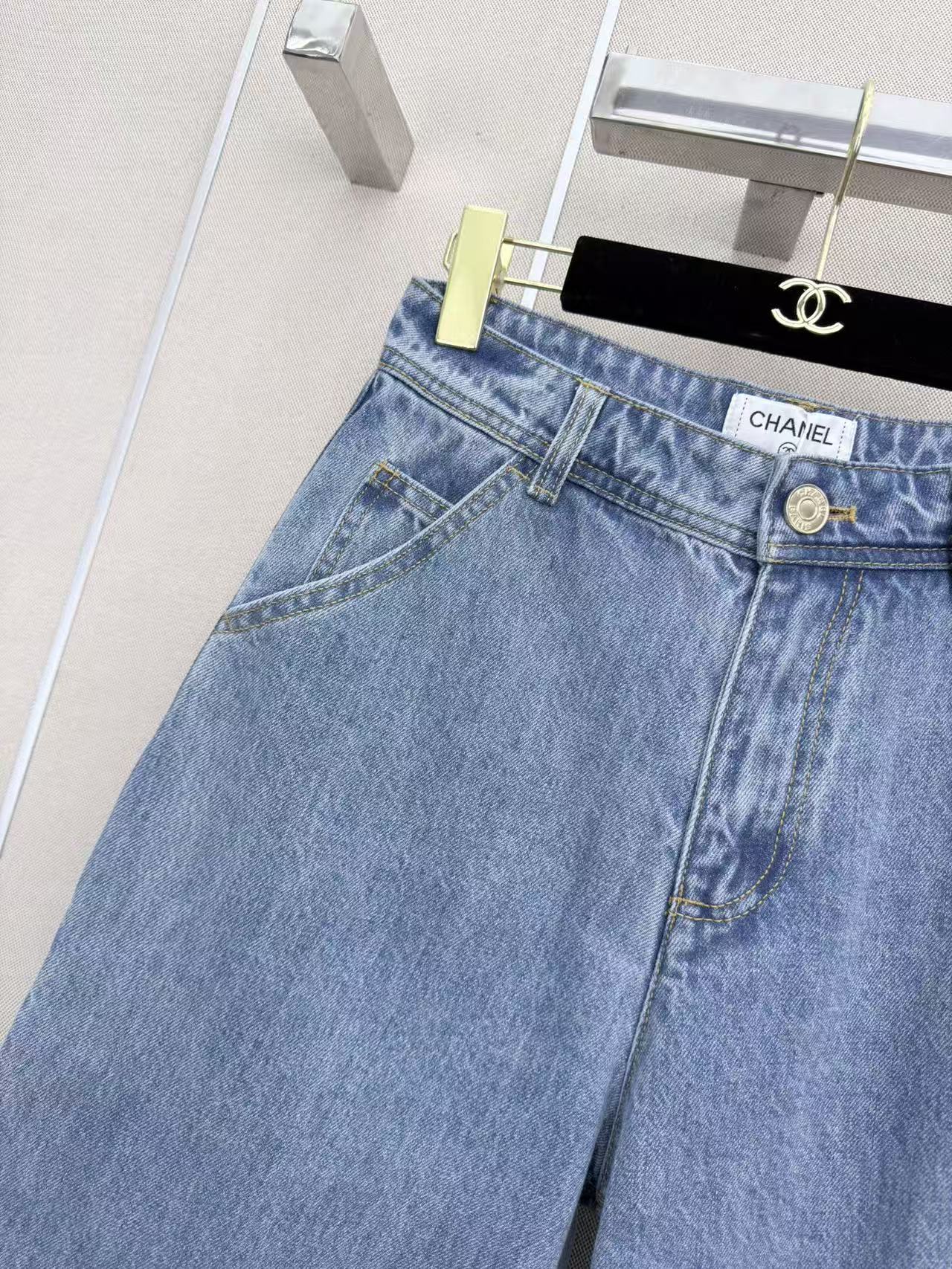 Straight-leg utility jeans