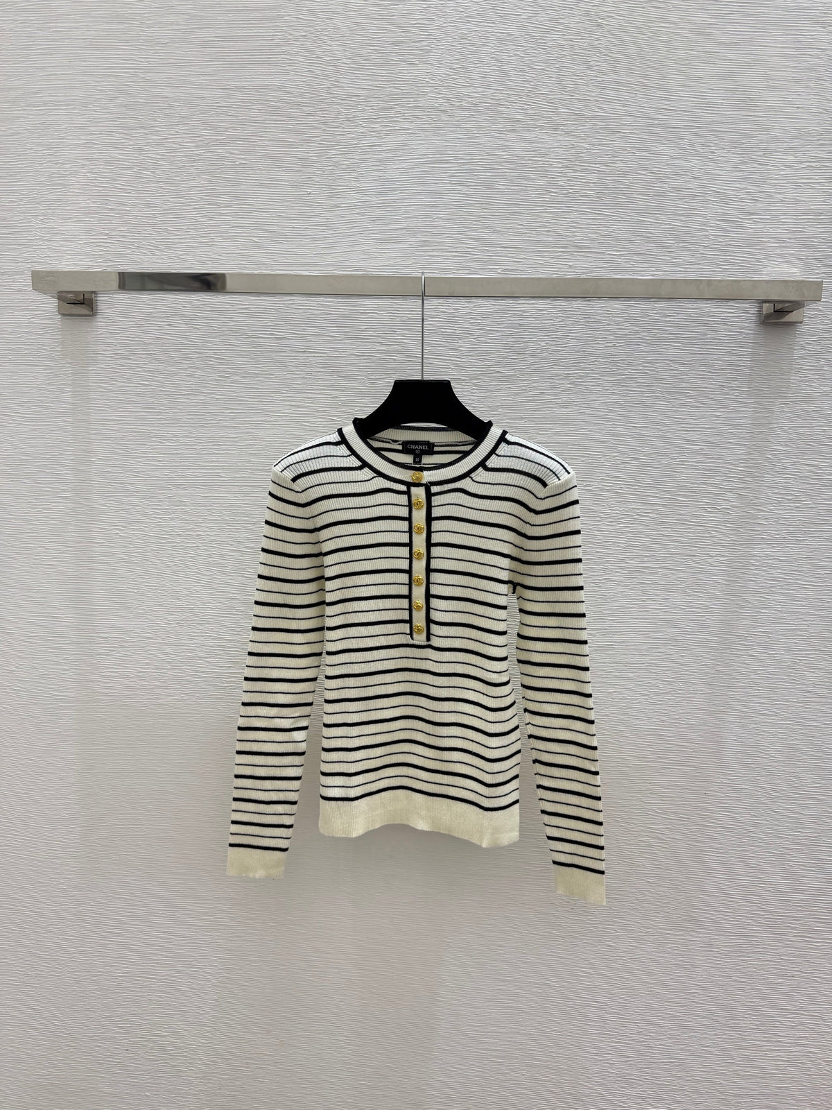 Chanel/Long-sleeve color-block striped knit top