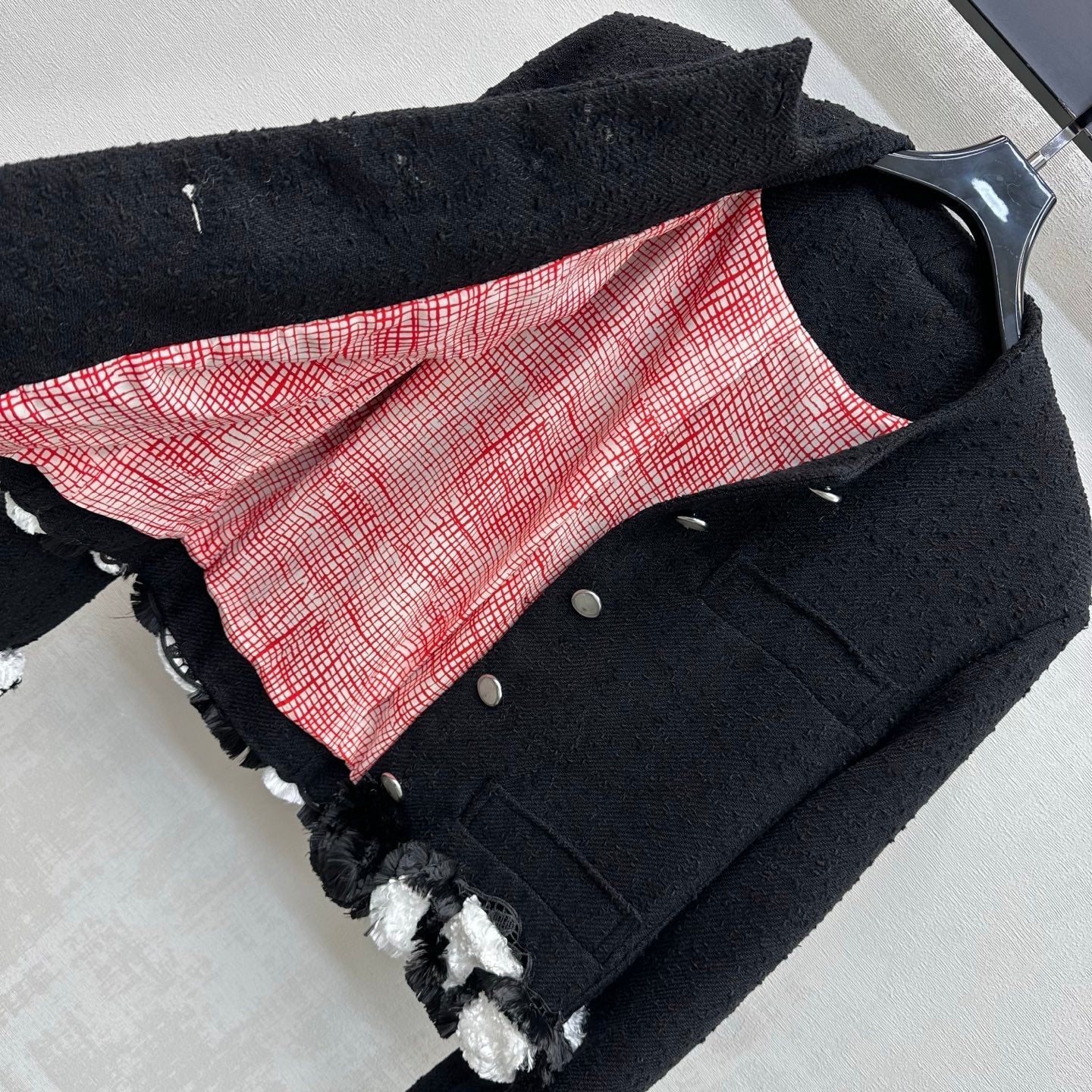 Chanel/Frayed-Edge Tweed Jacket