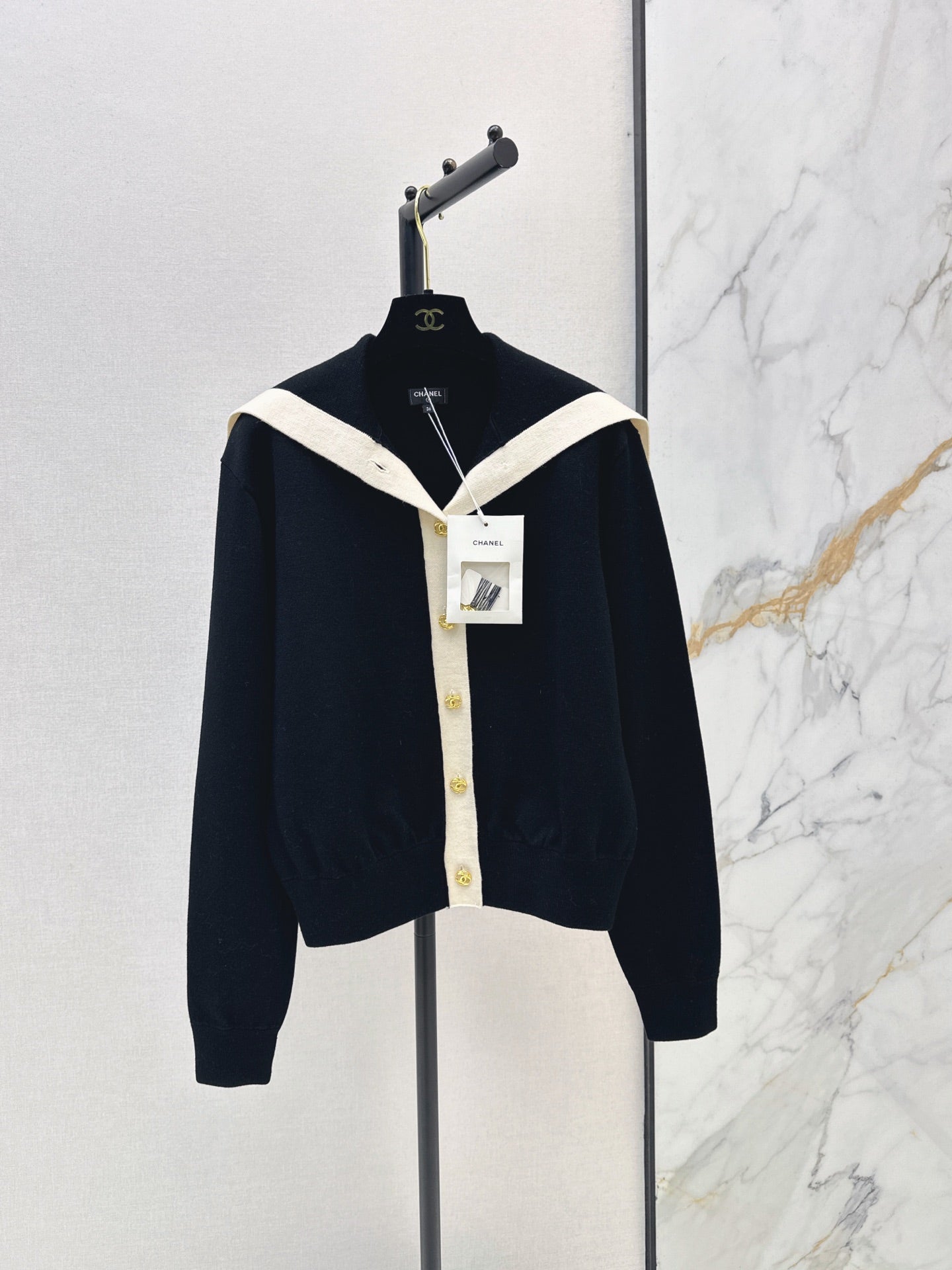 Chanel/Color-block knit cardigan featuring a nautical-style collar