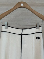 Short-sleeved knit top