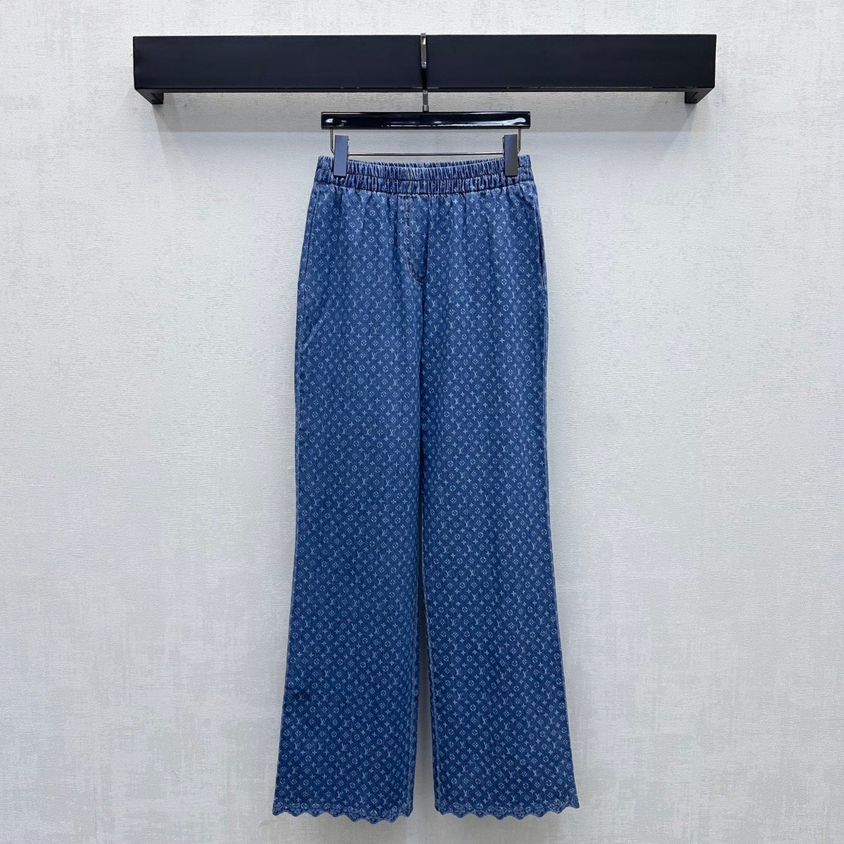 Louis Vuitton / 26 New Jeans