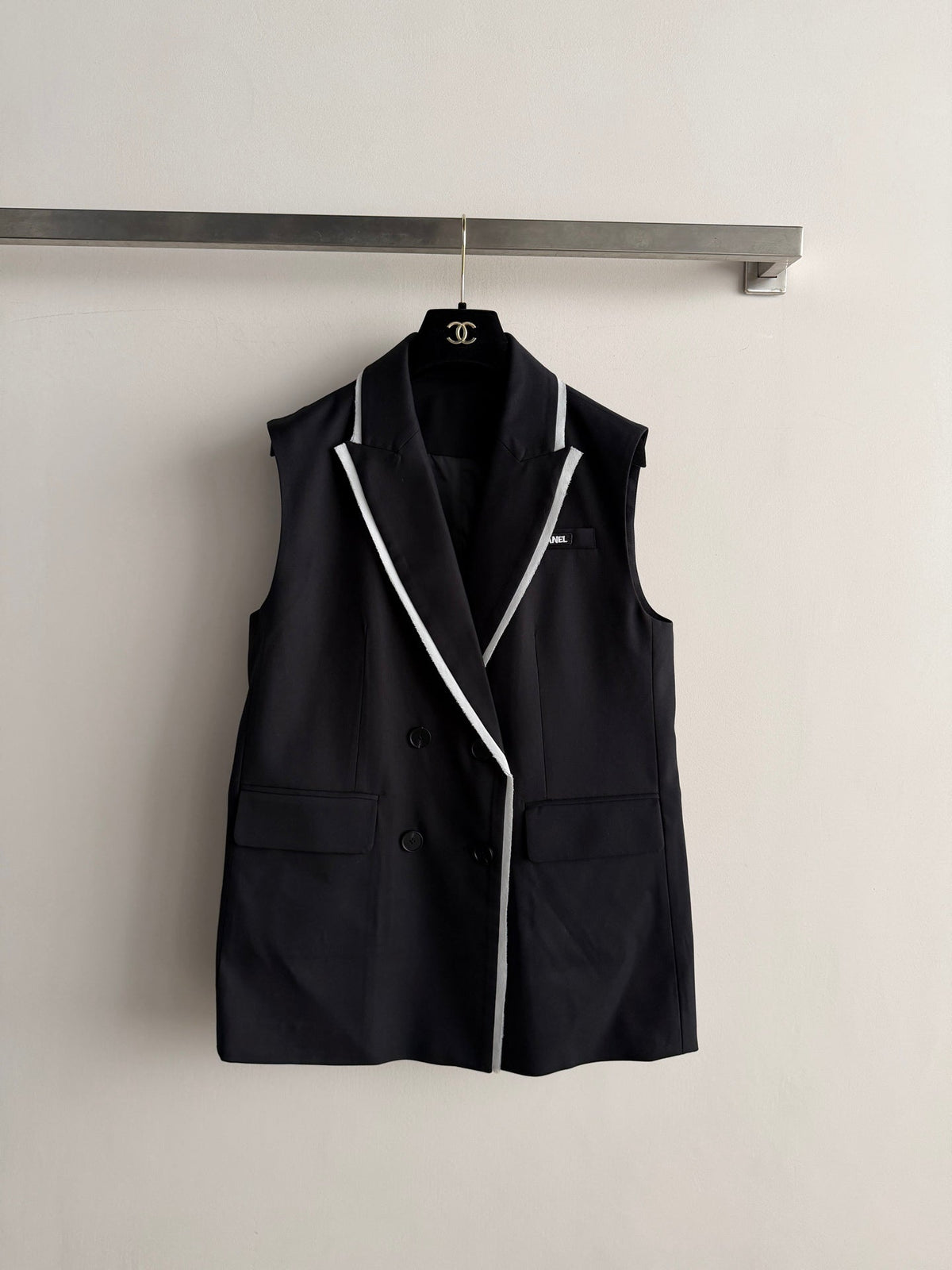 Chanel / 26 New Vest and Pleated Skirt Set