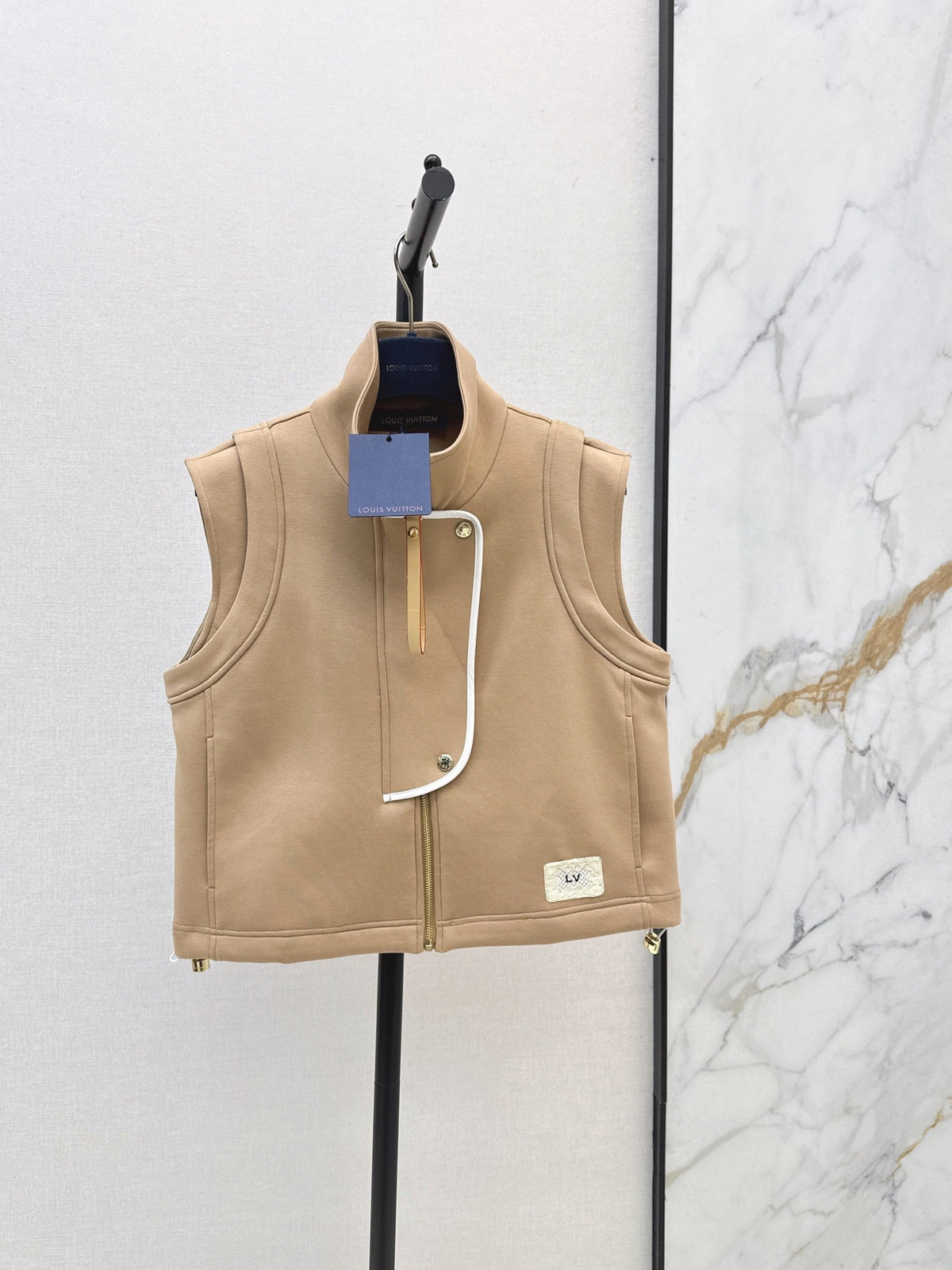 Louis Vuitton / 26 Early Autumn New Vest