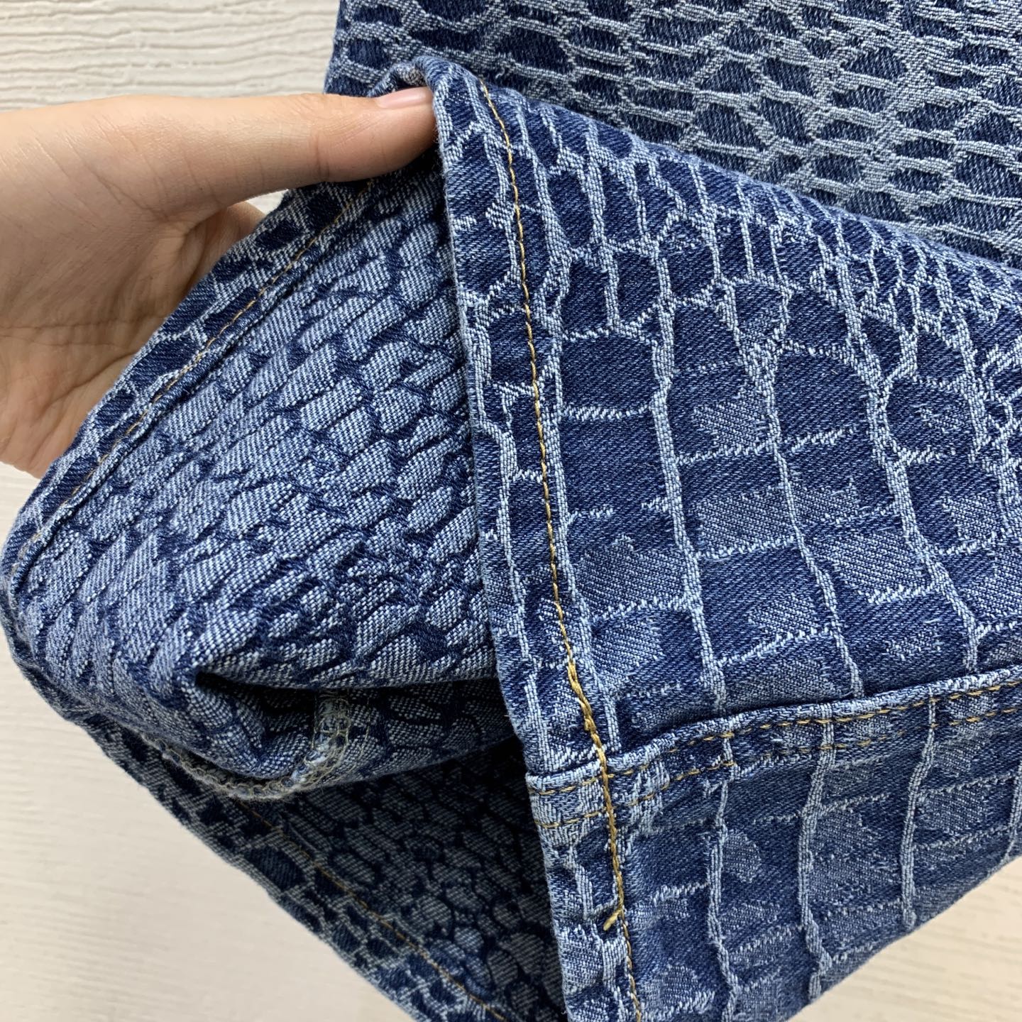 Chanel/26 New Straight-Leg Jeans