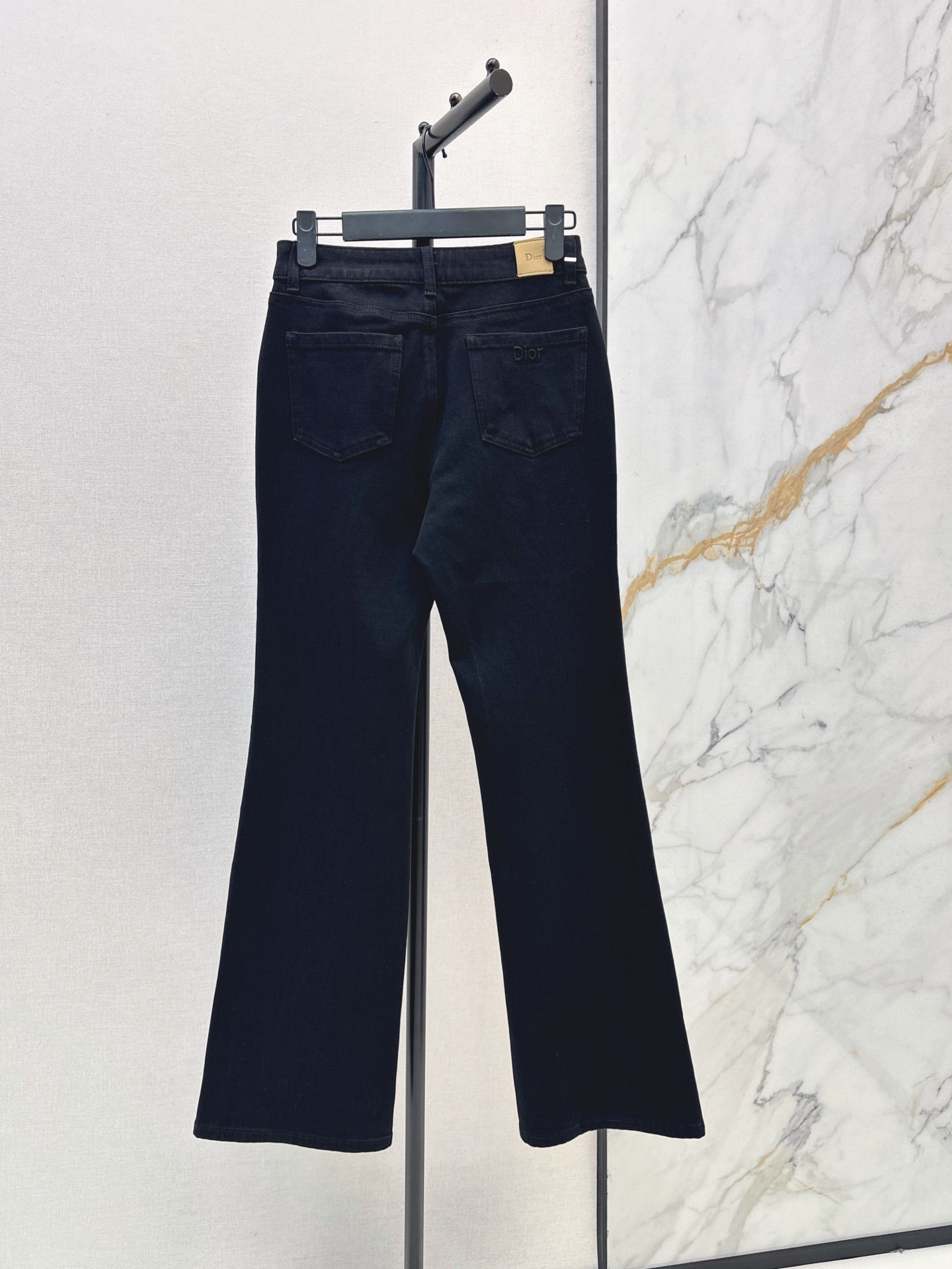 Figure-flattering stretch jeans