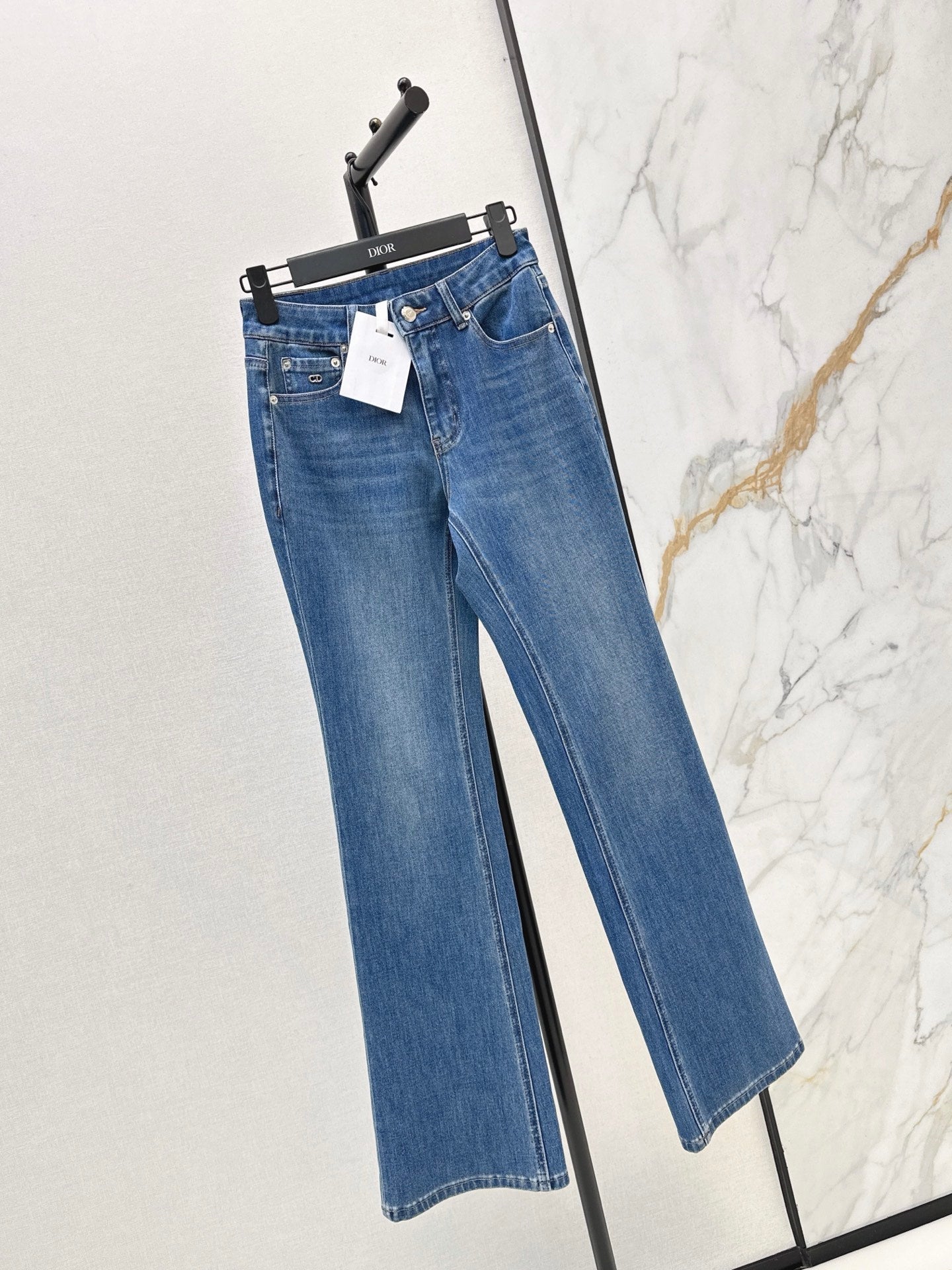 Figure-flattering stretch jeans