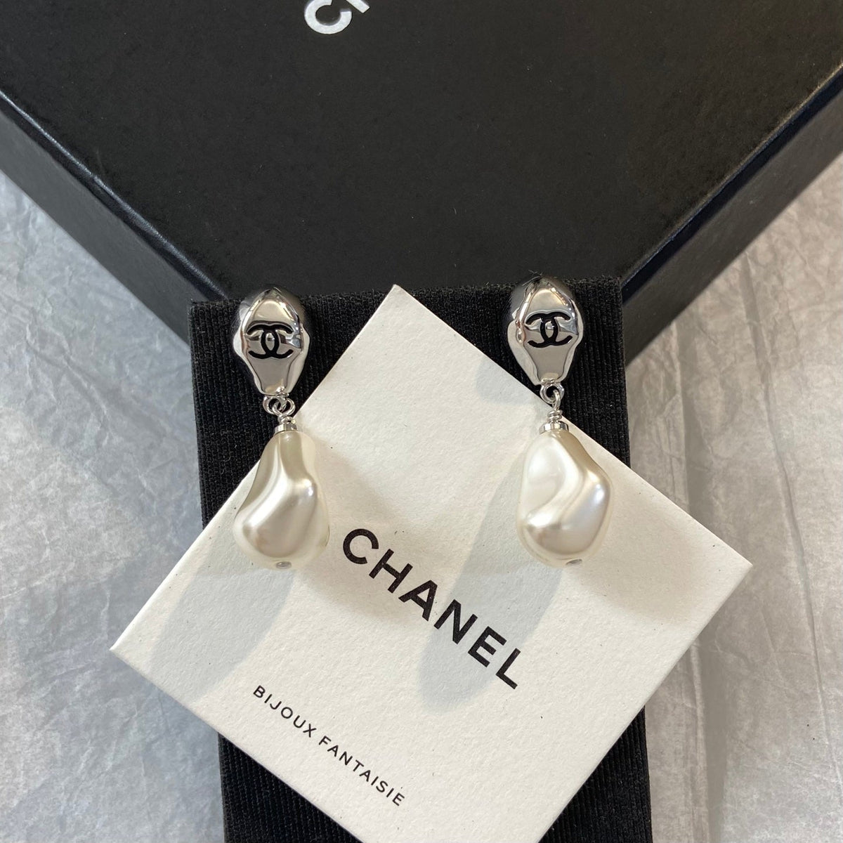Silver Baroque Pearl Earrings