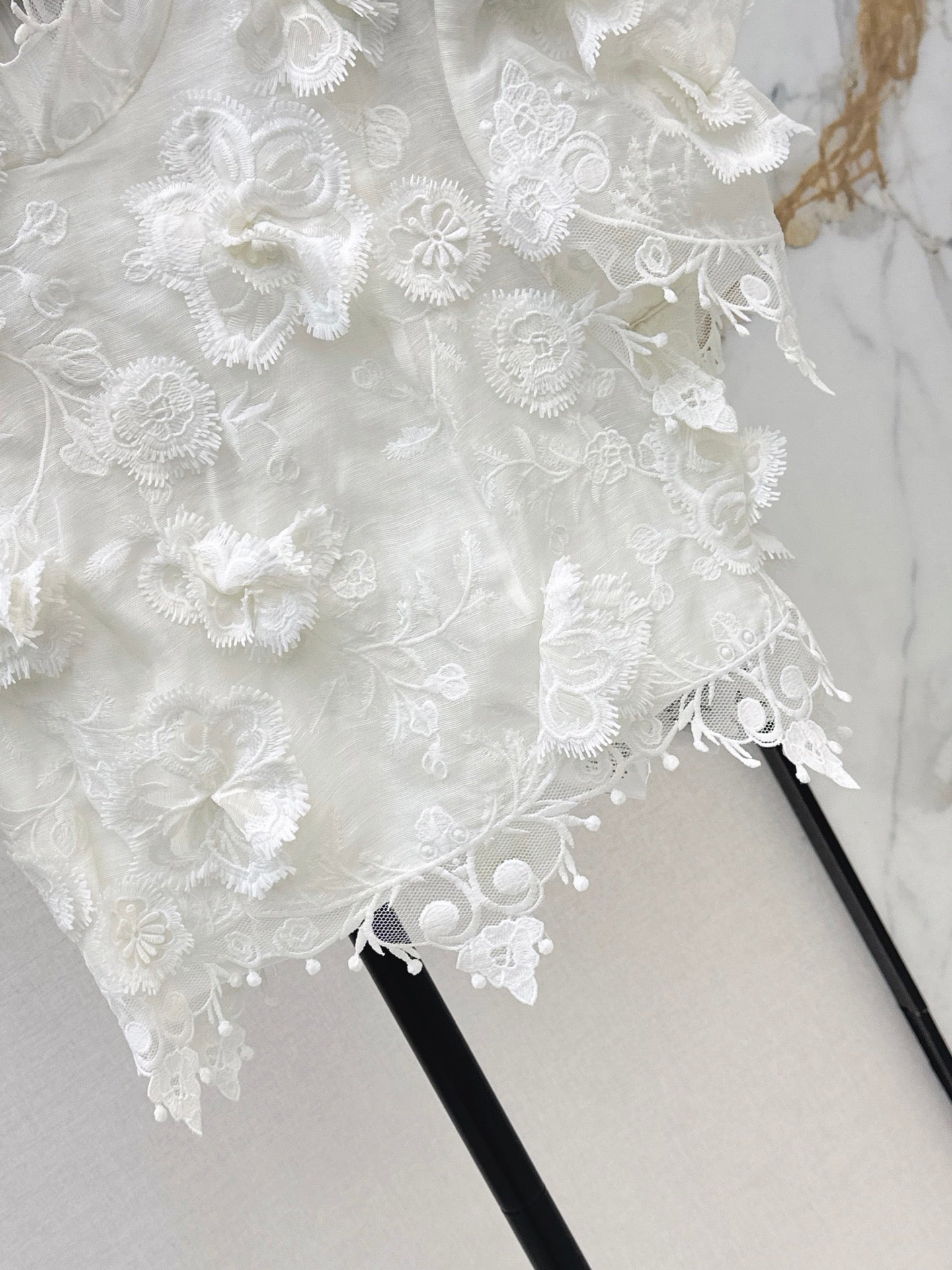 zimmermann/26ss 3D Floral Sleeveless Cropped Top