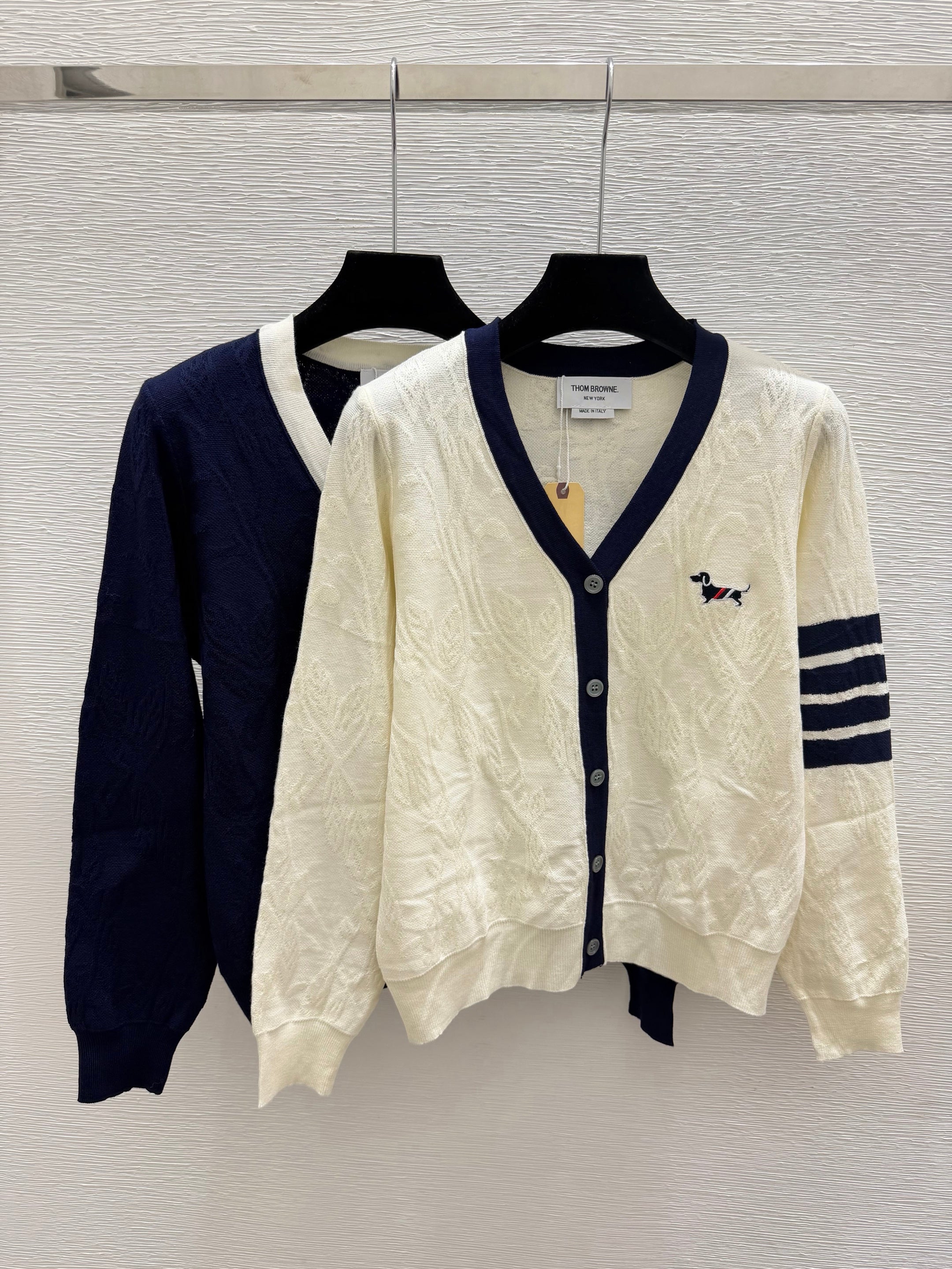 Thom Browne/26 New Puppy Embroidered Four-Bar V-Neck Cable Knit Cardigan