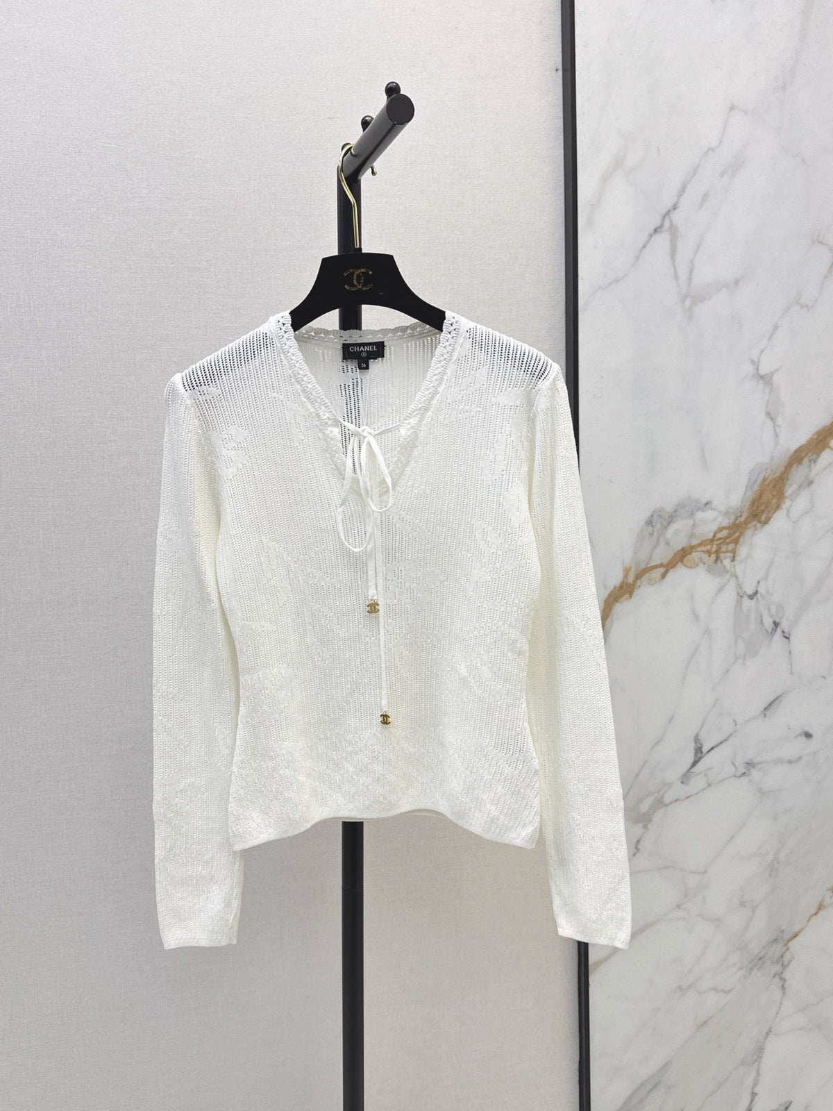 Chanel / 26 Early Autumn Latest Floral Hollow Jacquard V-Neck Knit Top